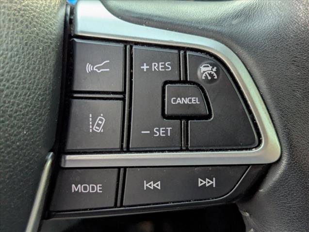 Used 2023 Toyota Highlander XLE FWD image 9