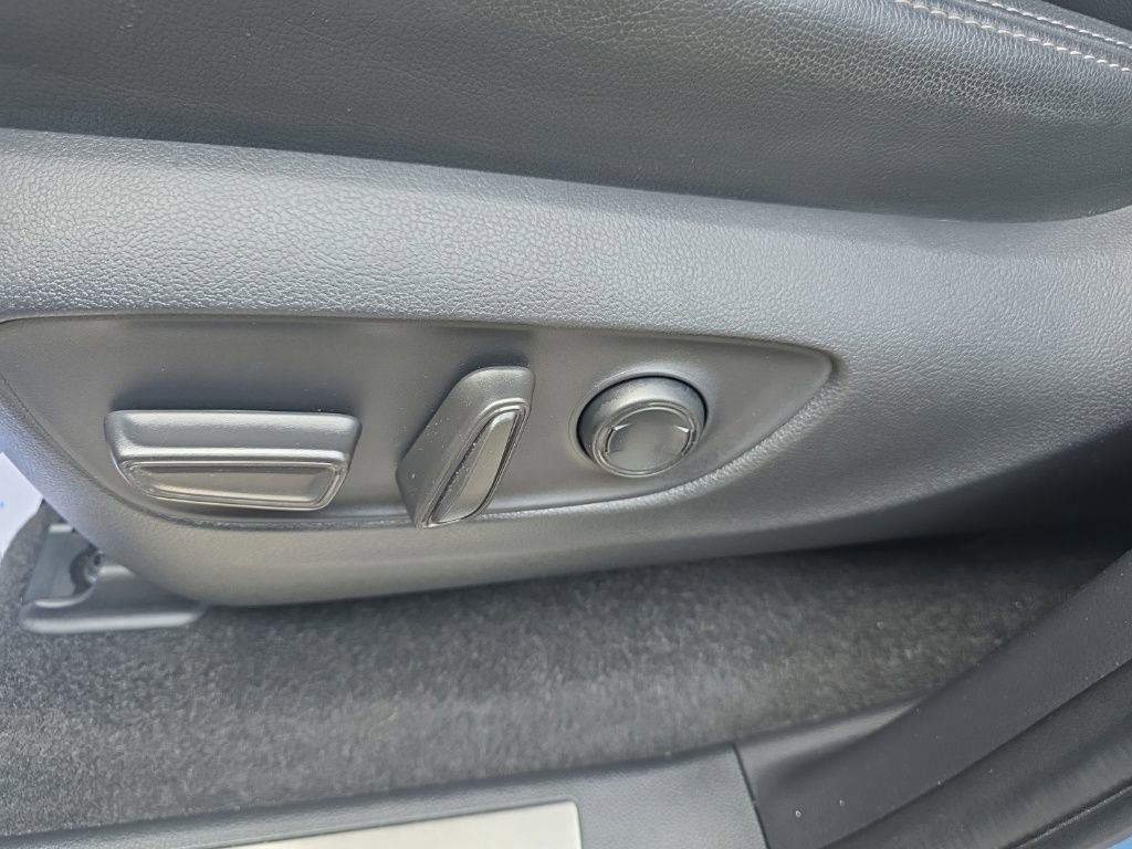 Used 2025 Toyota Land Cruiser w/ Premium Package image 20