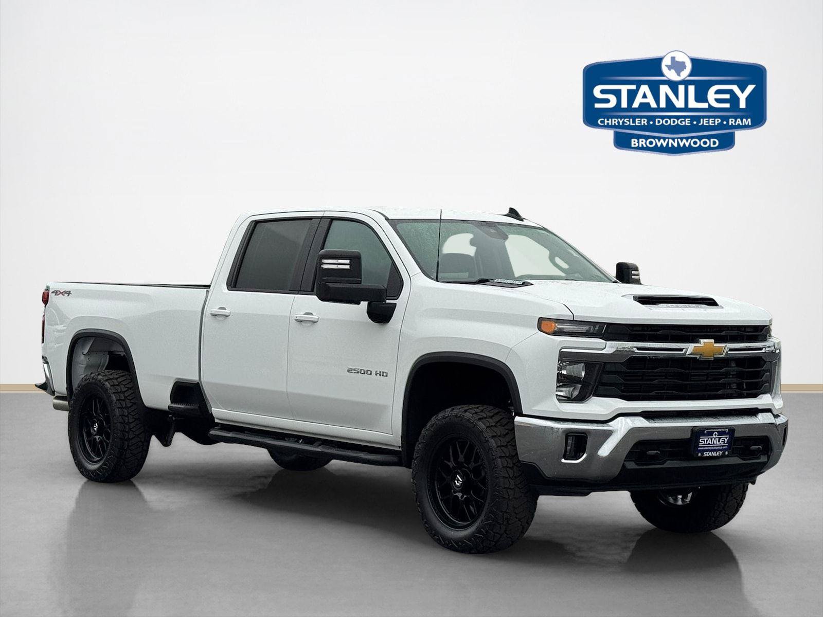 Used 2025 Chevrolet Silverado 2500 LT w/ Convenience Package AWD/4WD image 1
