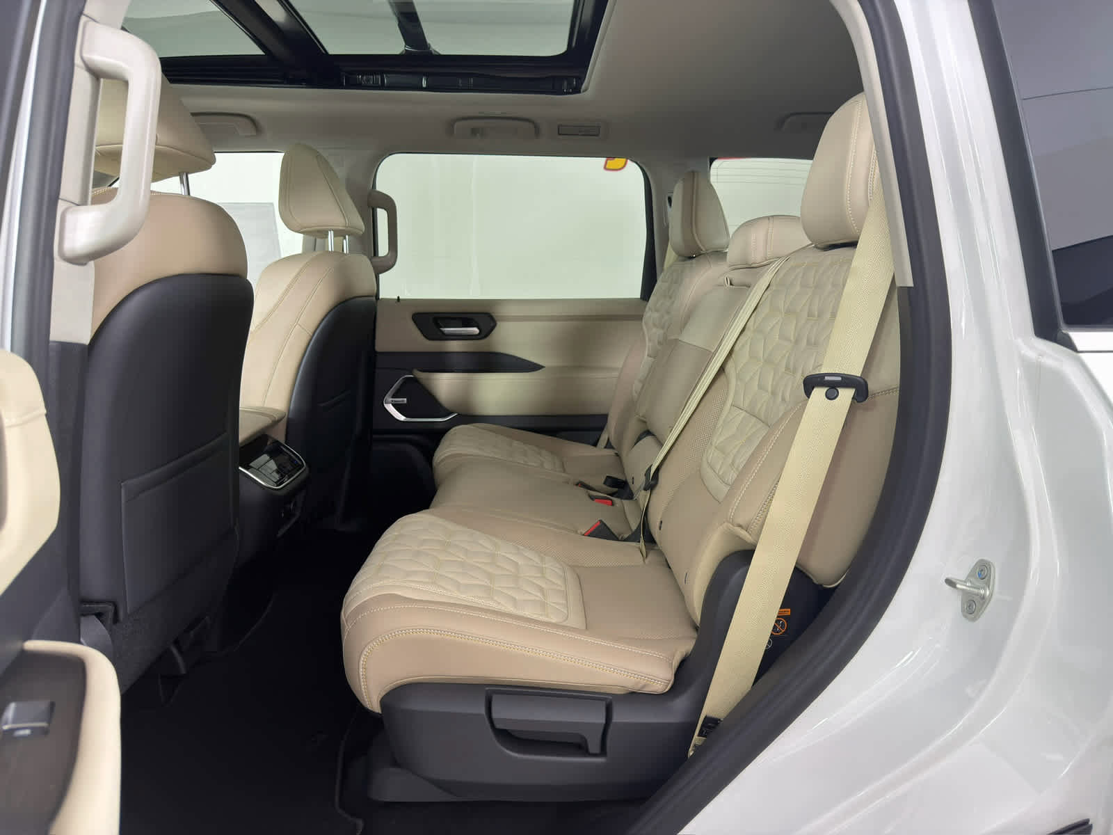 New 2026 Nissan Armada Platinum image 15