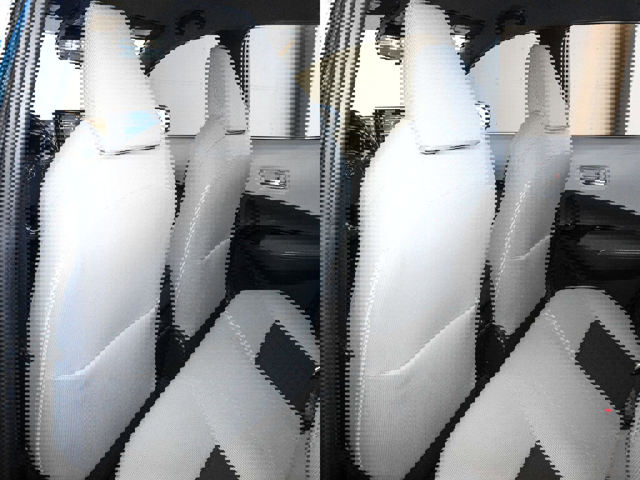 Used 2022 Toyota Corolla SE image 35