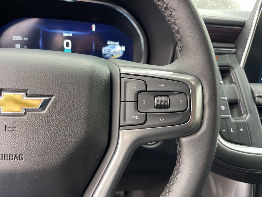 Used 2024 Chevrolet Suburban LT image 18