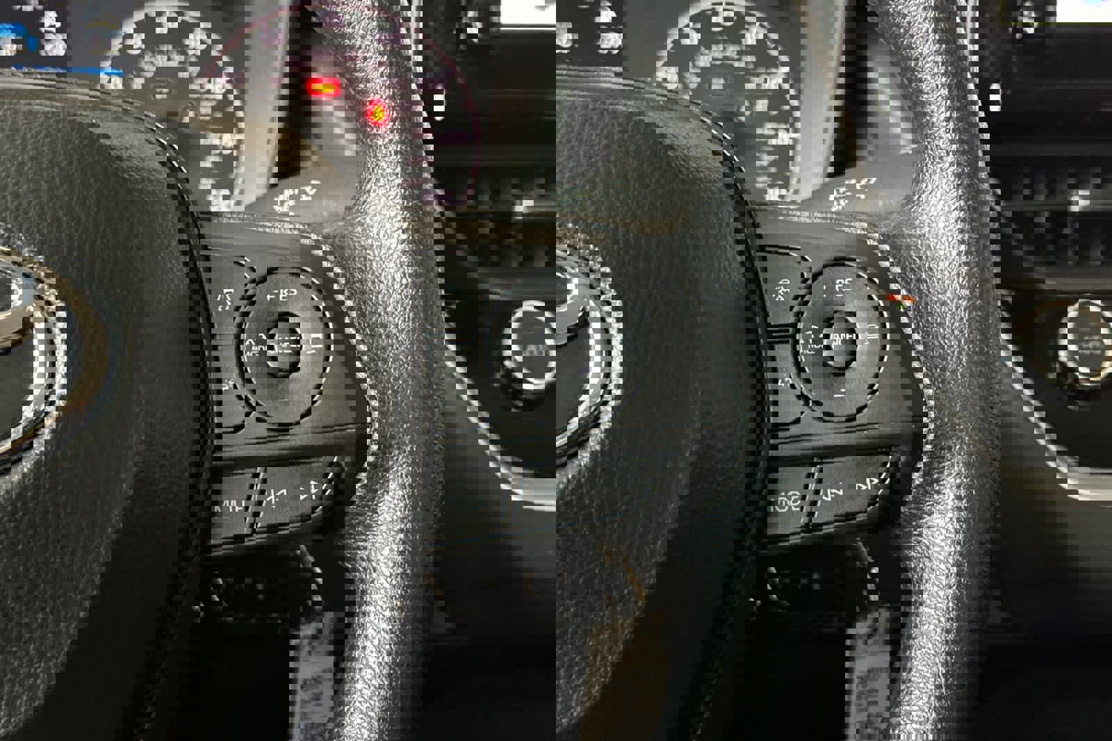 Used 2025 Toyota Corolla LE image 24