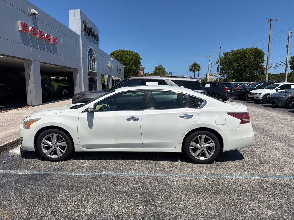 Used 2015 Nissan Altima 2.5 SL w/ Moonroof Package FWD image 8
