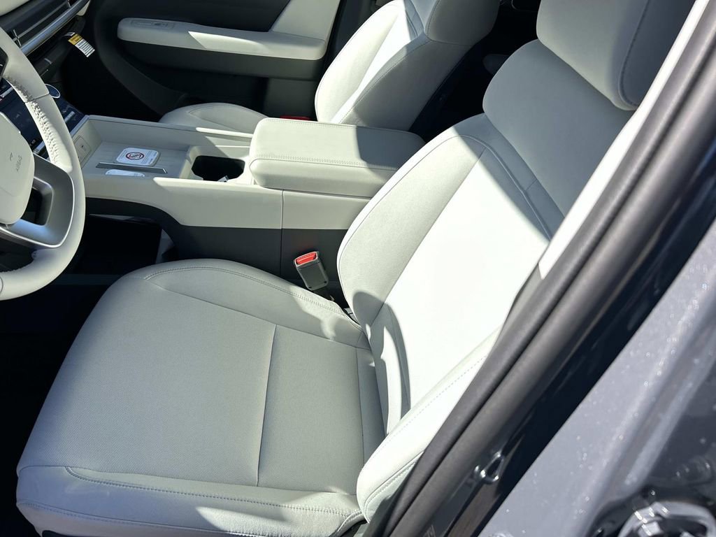 New 2026 Hyundai Santa Fe SE AWD/4WD image 16