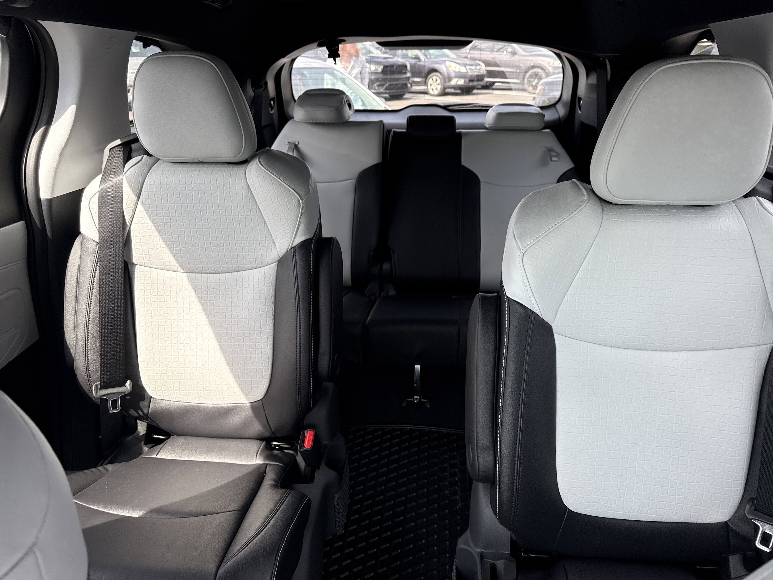 Used 2026 Toyota Sienna XSE AWD/4WD image 9