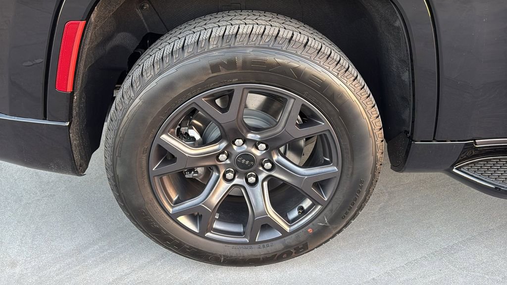 New 2026 Jeep Grand Wagoneer Limited image 7