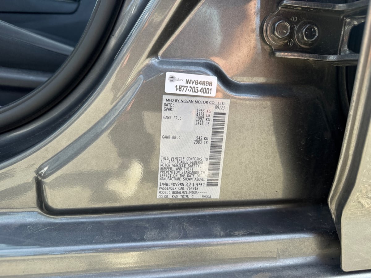 Used 2024 Nissan Altima 2.5 SV FWD image 21
