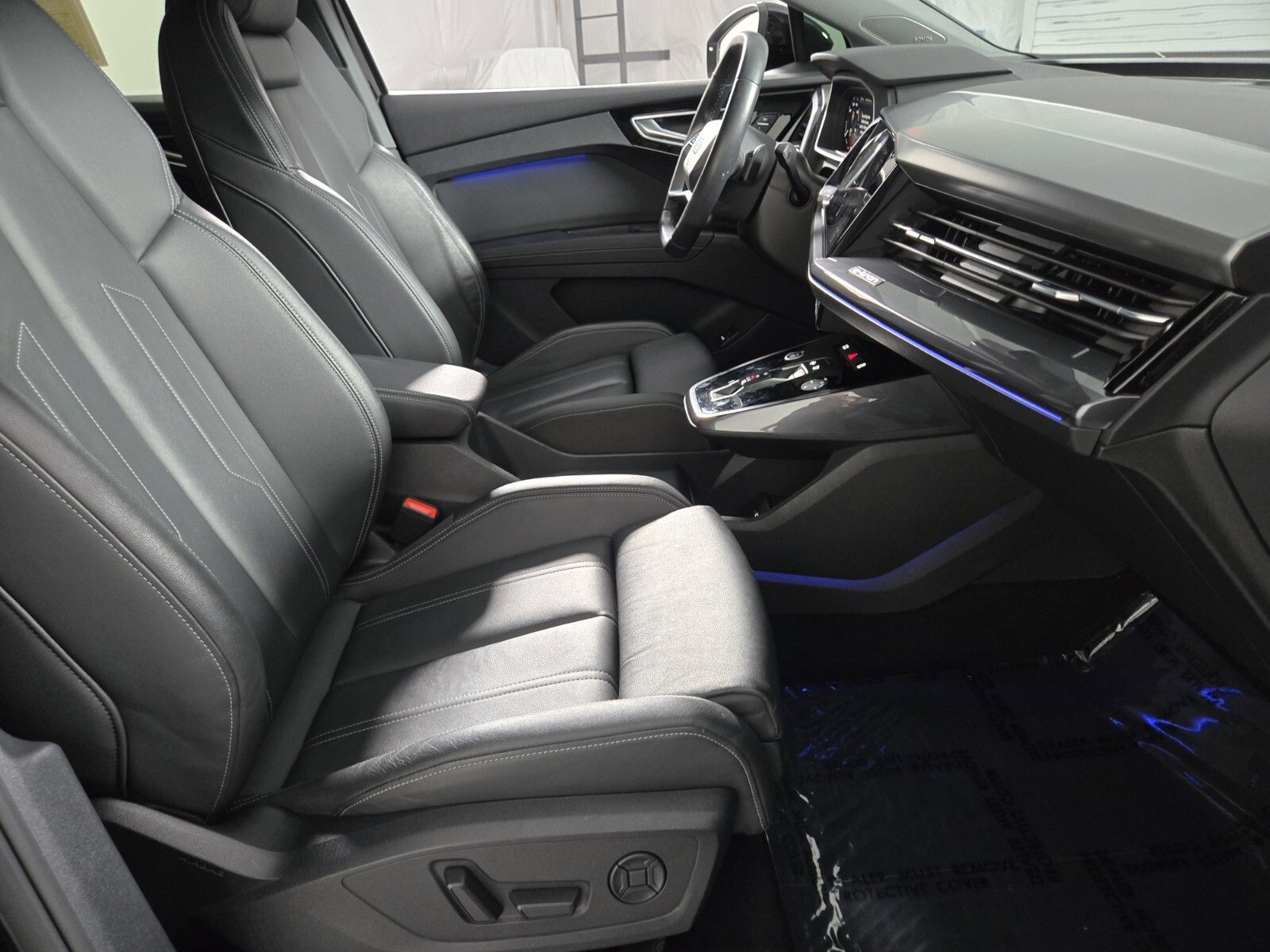 Used 2022 Audi Q4 e-tron Premium Plus w/ Premium Plus image 19