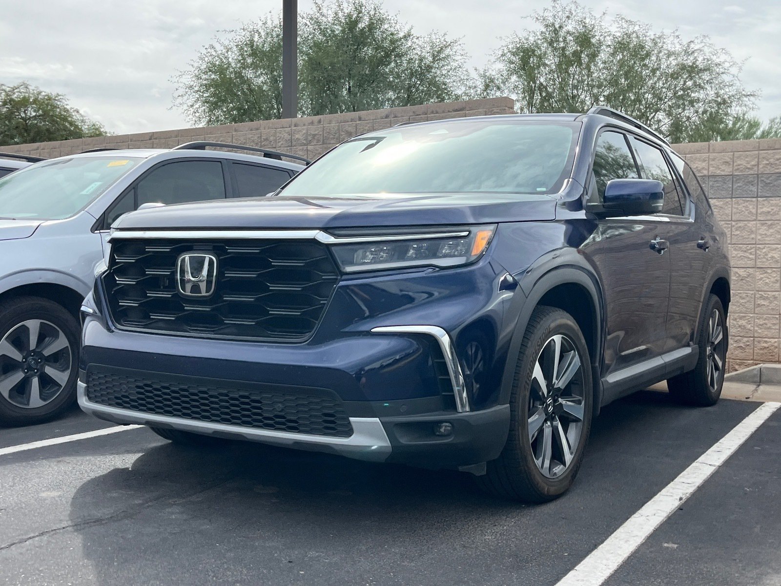 Certified 2024 Honda Pilot Touring image 2