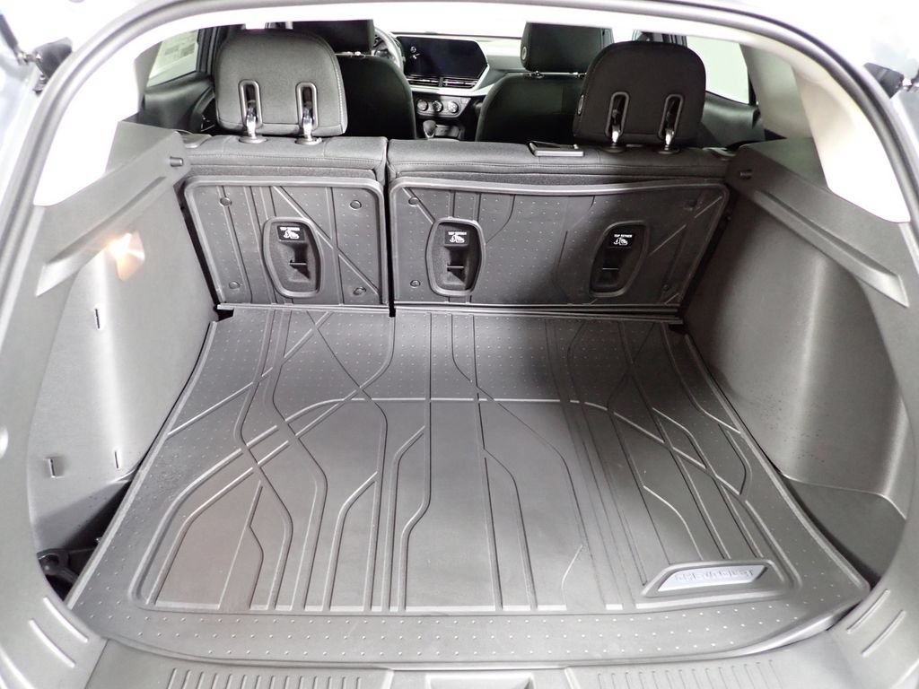 New 2026 Chevrolet Trax LS w/ LS Convenience Package FWD image 15