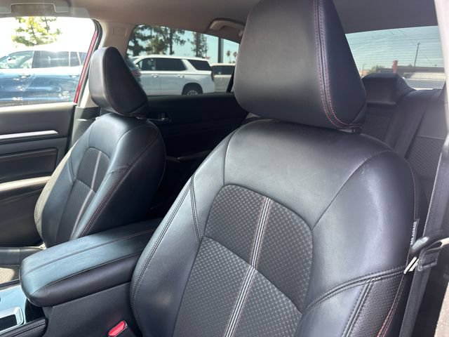 Used 2023 Nissan Altima 2.5 SR FWD image 11