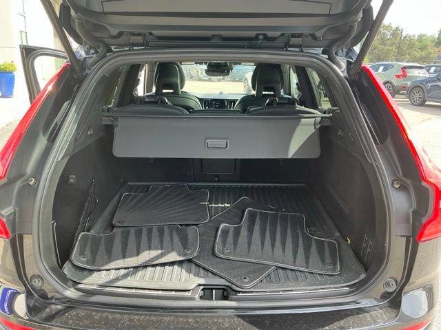 Used 2018 Volvo XC60 T8 R-Design w/ Convenience Package AWD/4WD image 25