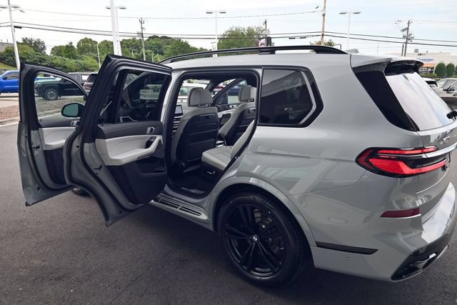 Used 2024 BMW X7 xDrive40i w/ Executive Package AWD/4WD image 34