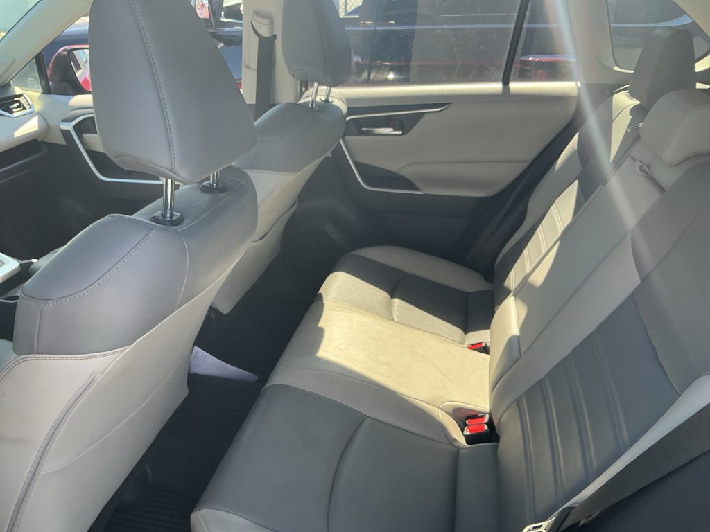 Used 2019 Toyota RAV4 XLE Premium FWD image 16