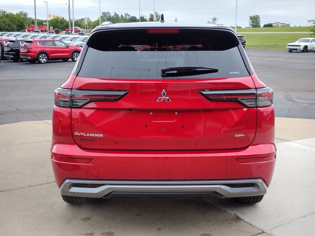 New 2025 Mitsubishi Outlander SEL image 17