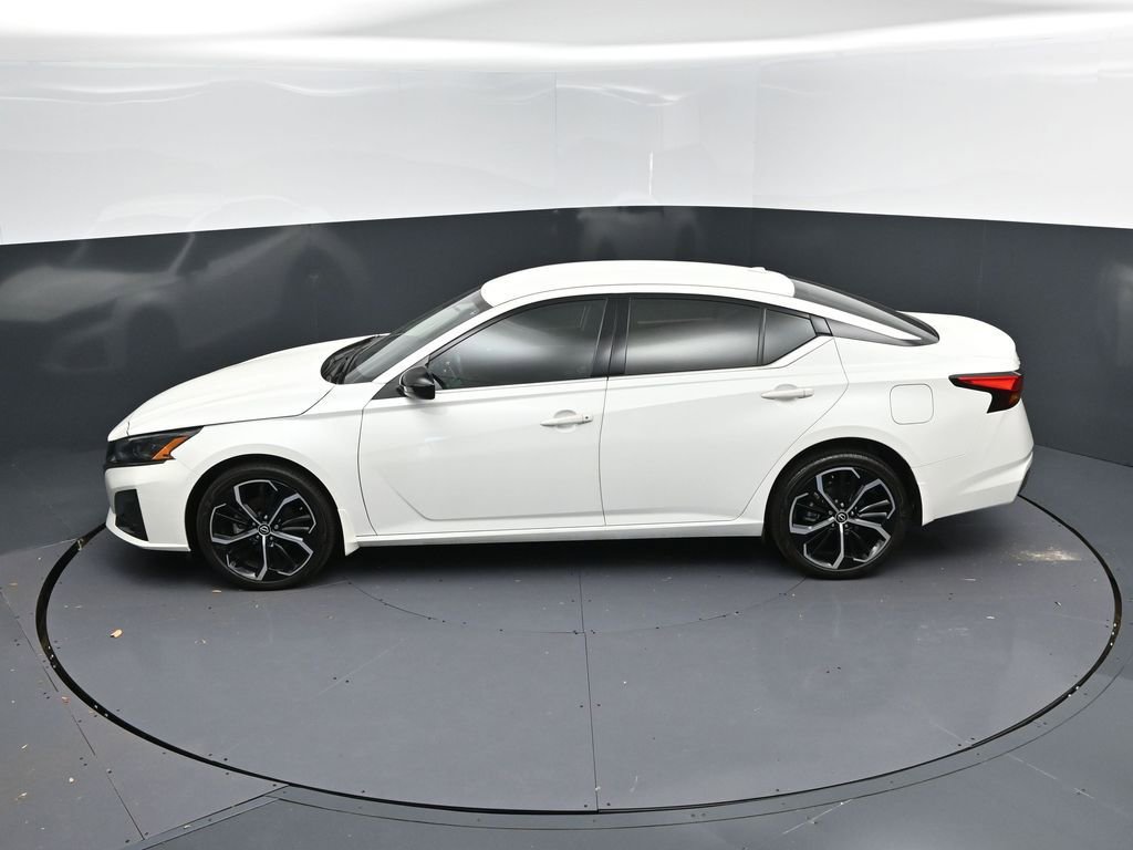 Used 2024 Nissan Altima 2.5 SR image 33