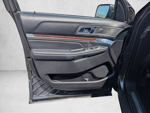 Used 2019 Ford Explorer Limited w/ Class III Trailer Tow Package FWD image 20