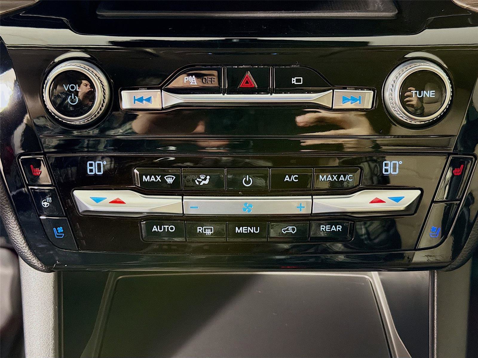 Used 2021 Ford Explorer Limited w/ Hybrid Equipment Group 310A image 18