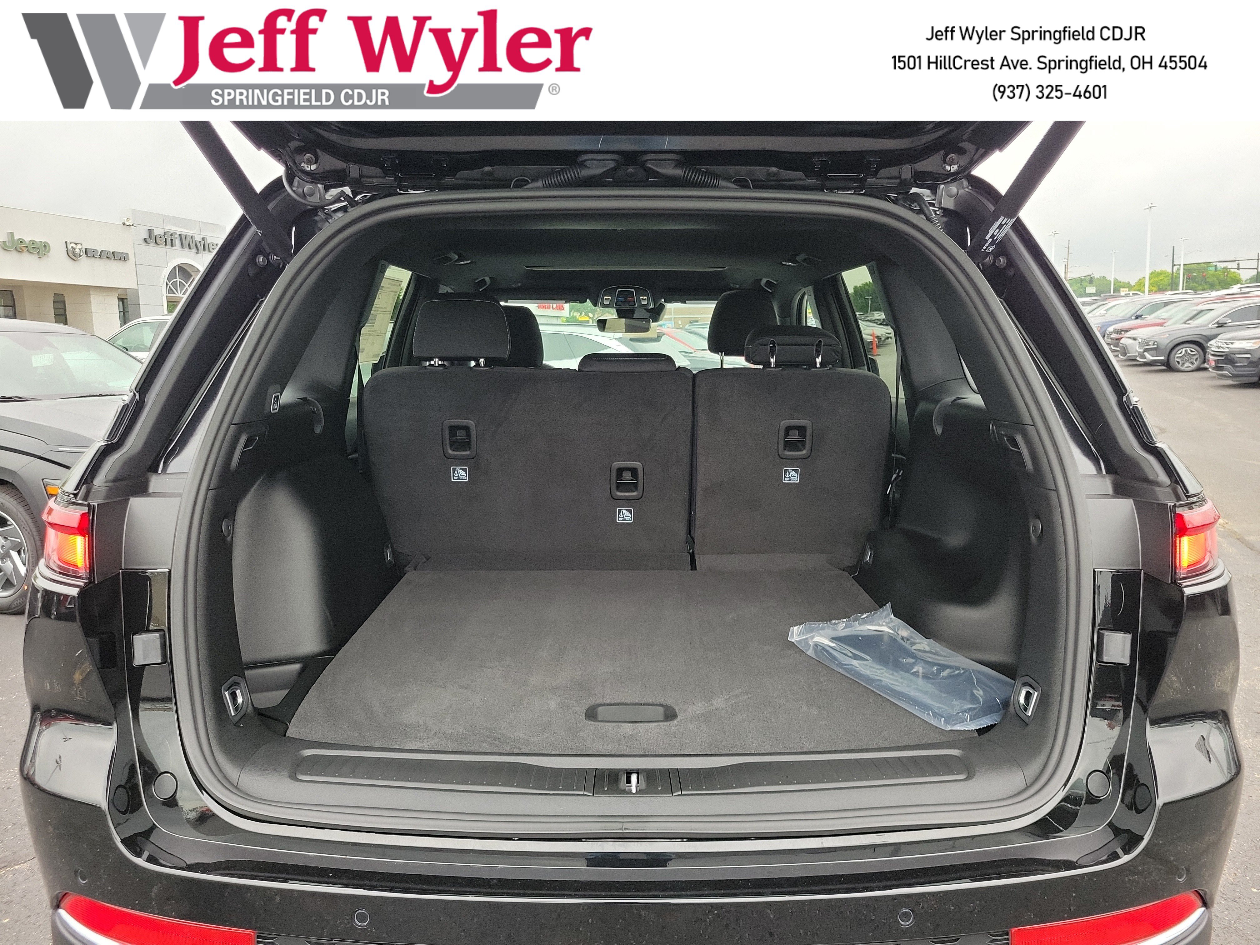 New 2026 Jeep Grand Cherokee Laredo X AWD/4WD image 5