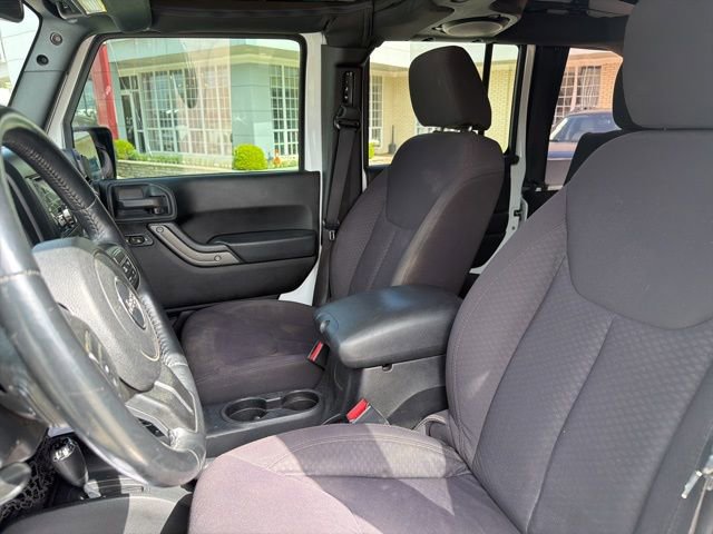 Used 2013 Jeep Wrangler Unlimited Sport image 9
