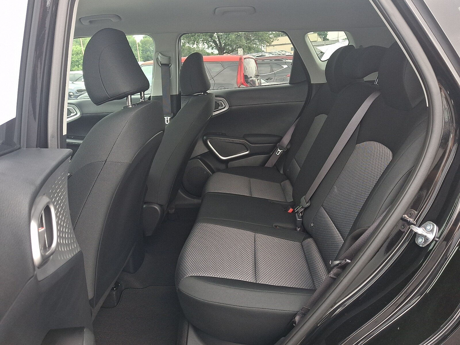 Used 2025 Kia Soul LX w/ LX Technology Package FWD image 10