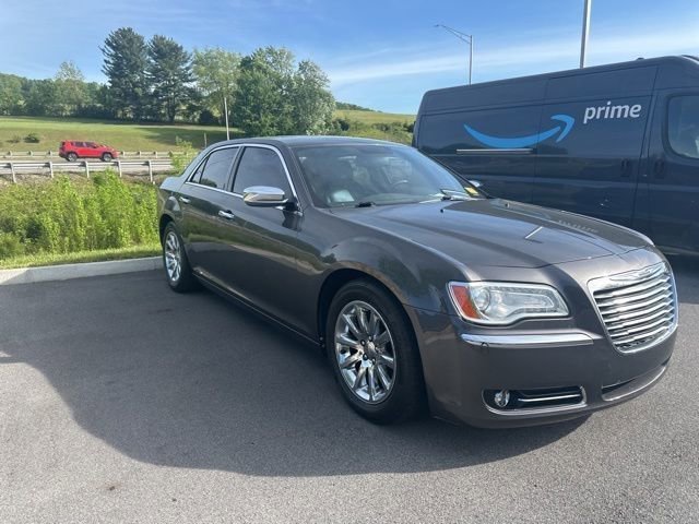 Used 2013 Chrysler 300 C RWD image 10