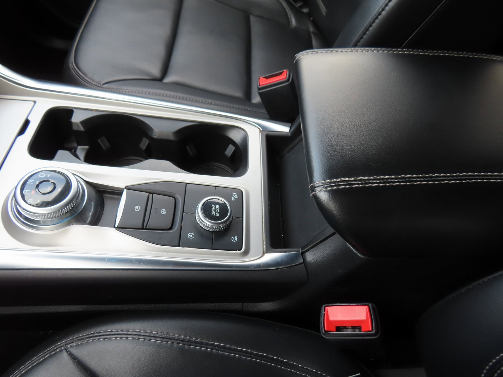 Used 2023 Ford Explorer XLT w/ Equipment Group 202A image 28