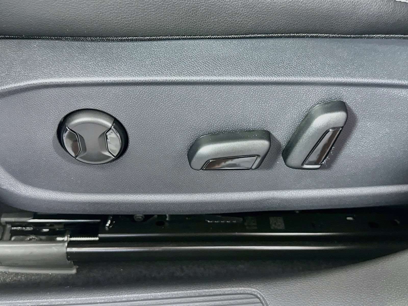 New 2027 Volkswagen Jetta SE FWD image 18