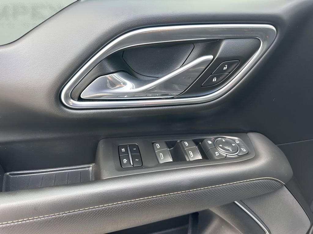 Used 2023 Chevrolet Suburban Premier image 23