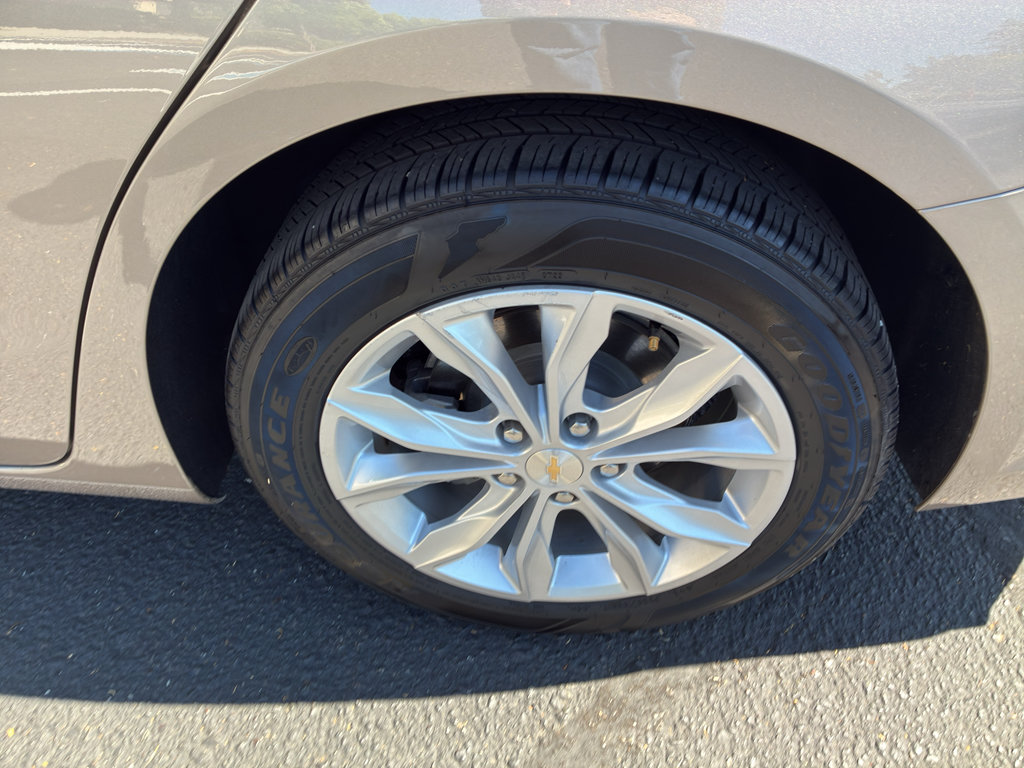 Used 2023 Chevrolet Malibu LT FWD image 11