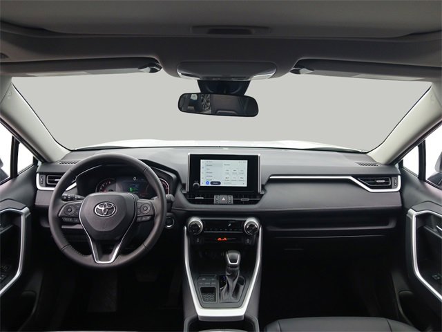 Used 2025 Toyota RAV4 XLE Premium image 39