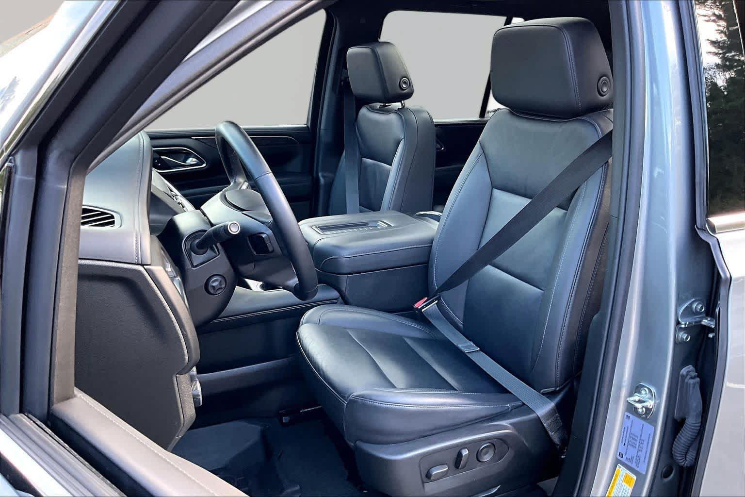 Used 2024 Chevrolet Tahoe LT w/ LT Signature Plus Package RWD image 8