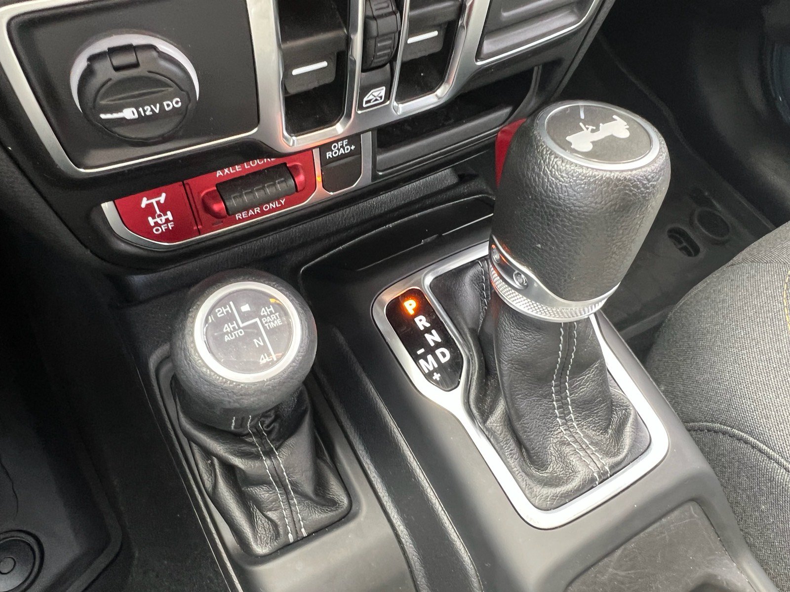 Used 2024 Jeep Wrangler Unlimited AWD/4WD image 30