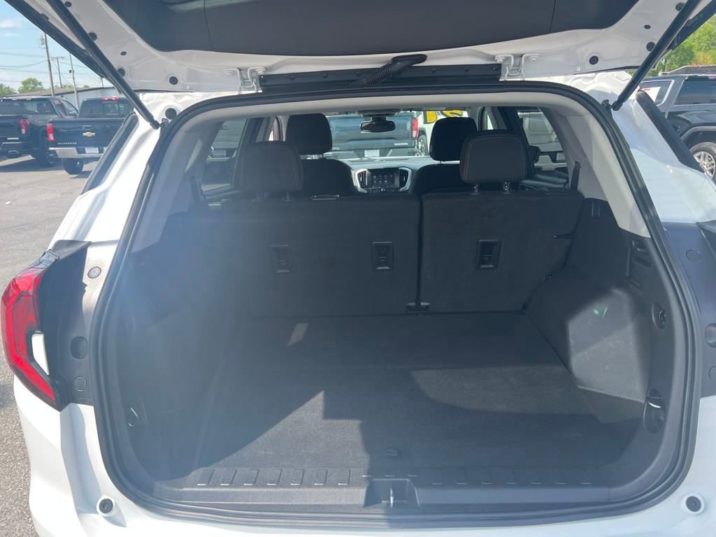 Used 2021 GMC Terrain SLE w/ Elevation Edition image 27
