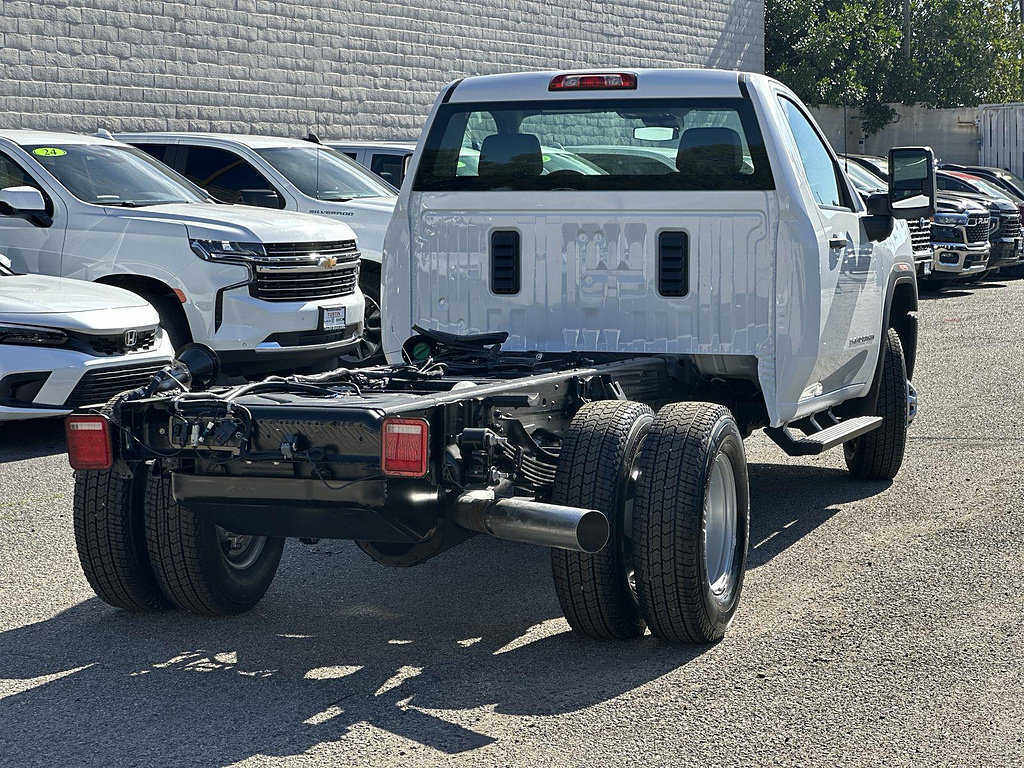New 2026 GMC Sierra 3500 Pro AWD/4WD image 4