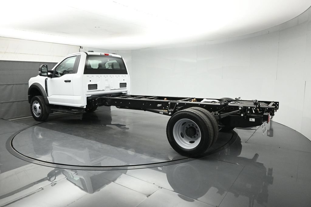 New 2026 Ford F550 2WD Regular Cab Super Duty image 7