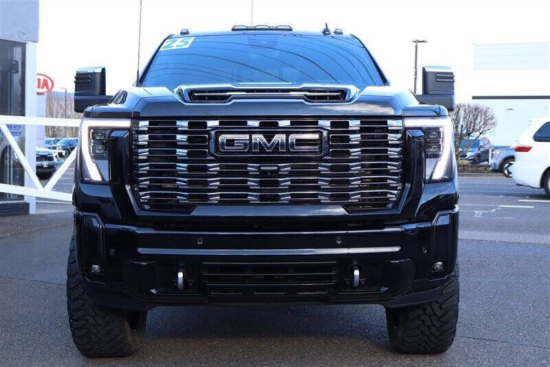 Used 2025 GMC Sierra 3500 Denali Ultimate AWD/4WD image 8