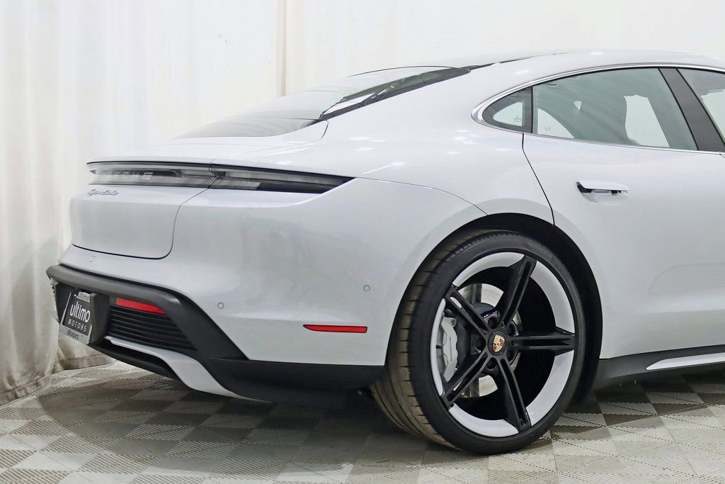 Used 2023 Porsche Taycan Turbo image 9
