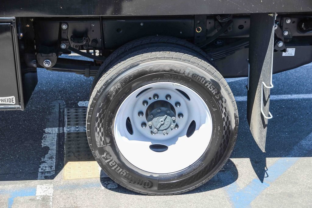 New 2024 Ford F450 XL w/ XL Chrome Package RWD image 12