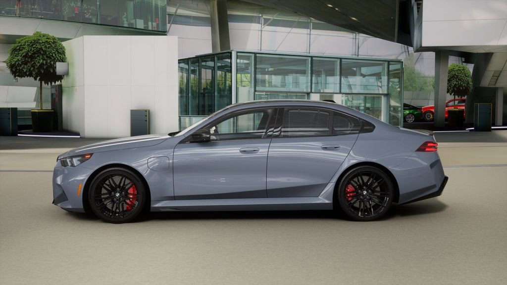 New 2026 BMW M5 image 4