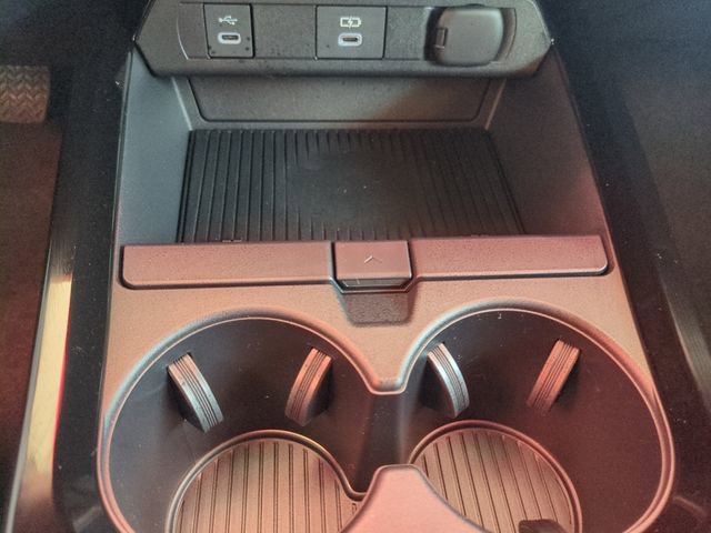 New 2026 Toyota Prius Plug-In Hybrid FWD image 18