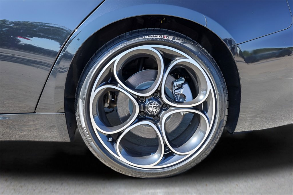 New 2025 Alfa Romeo Giulia w/ Driving Assist Package image 25