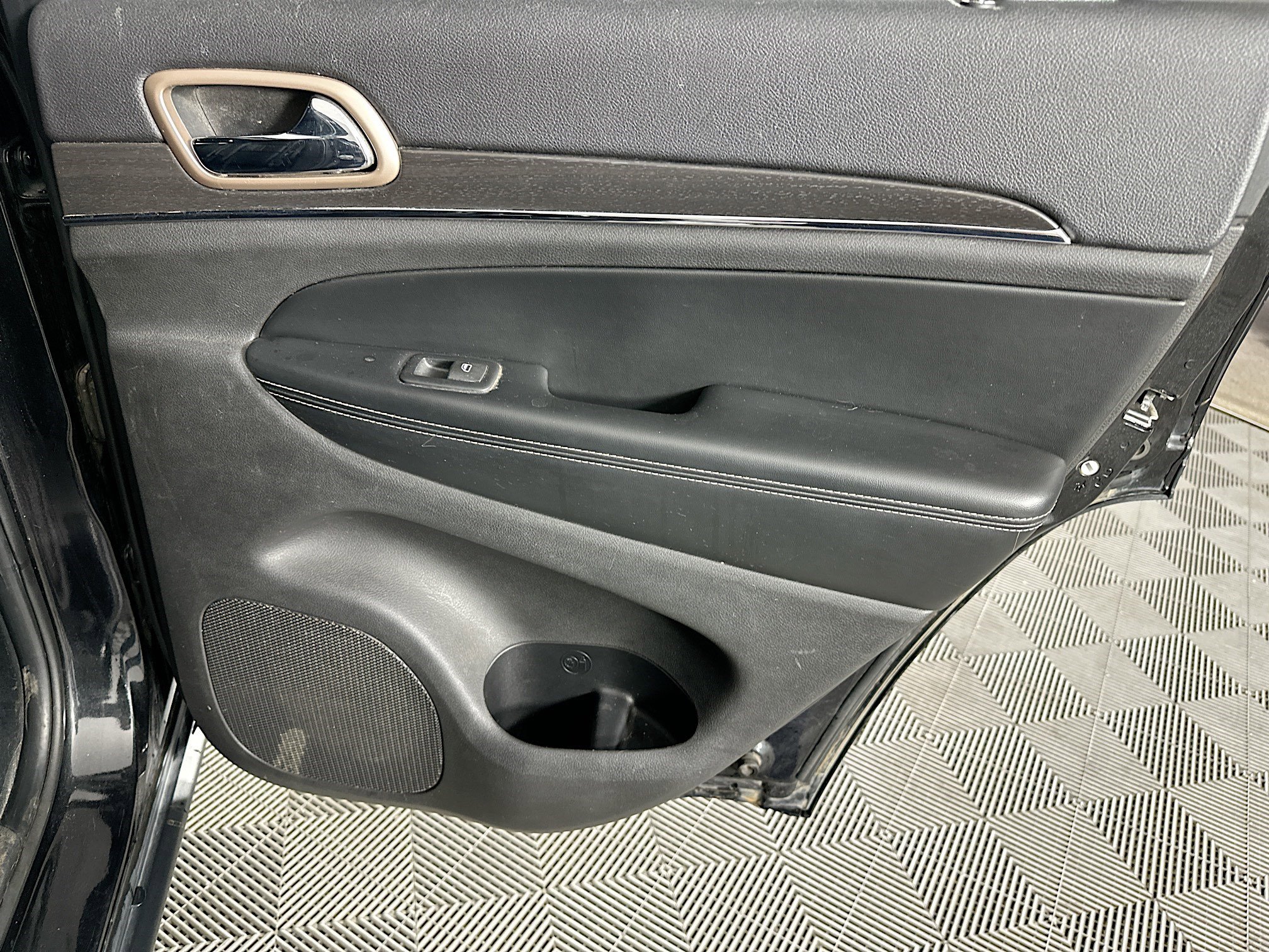 Used 2016 Jeep Grand Cherokee Limited image 30