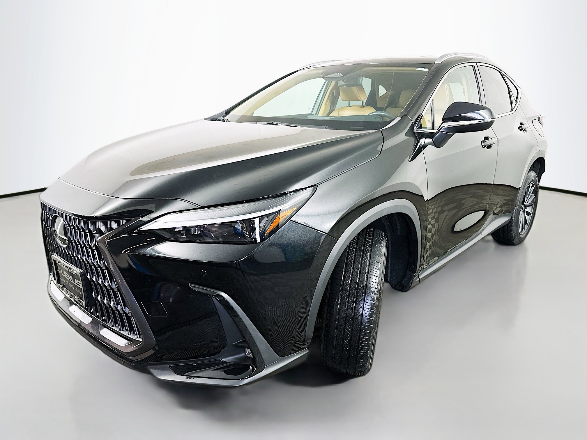 Used 2023 Lexus NX 350 AWD image 3