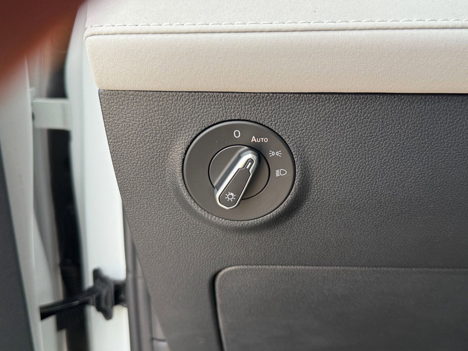 New 2026 Volkswagen Taos SE image 17