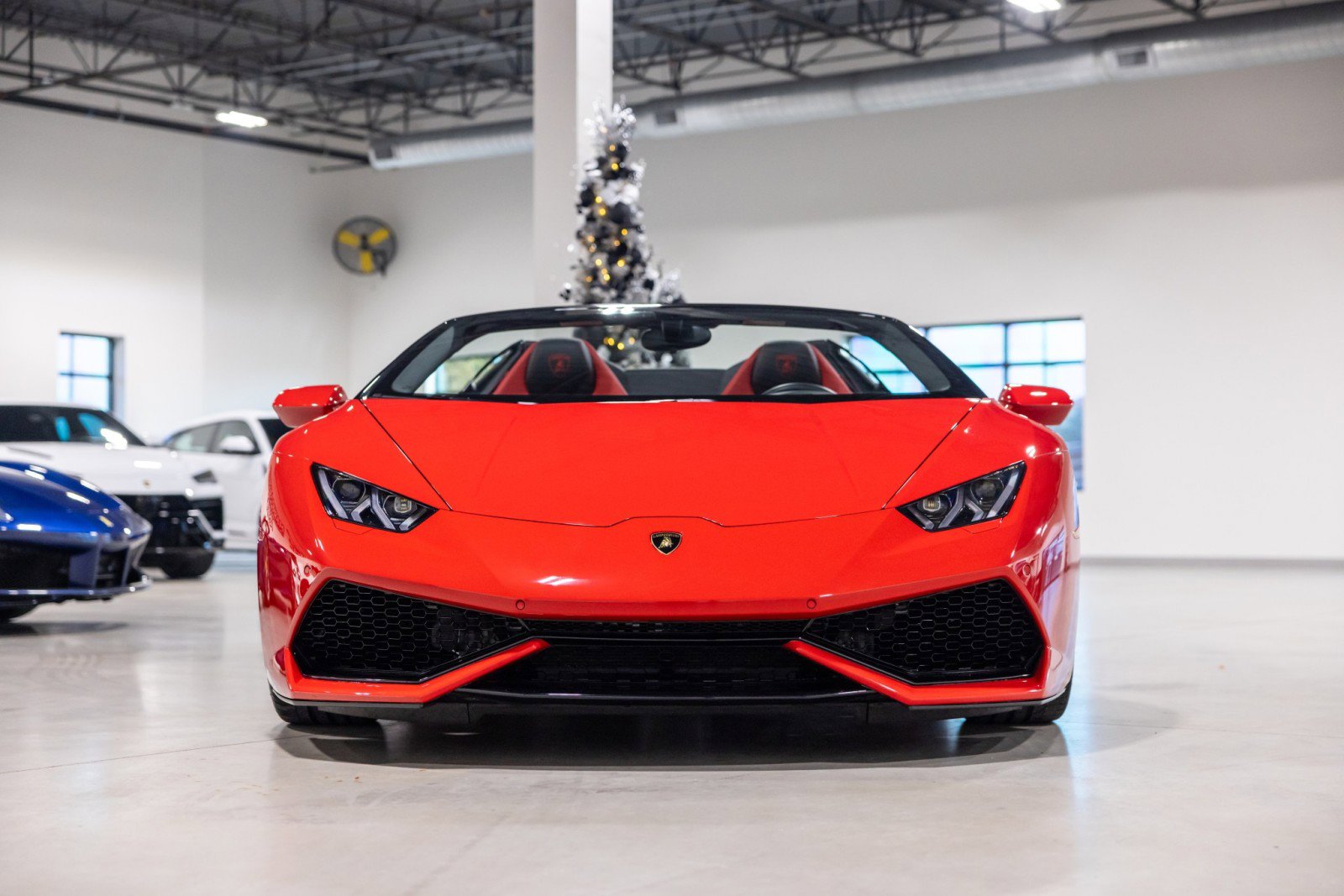 Used 2017 Lamborghini Huracan LP 610-4 image 2