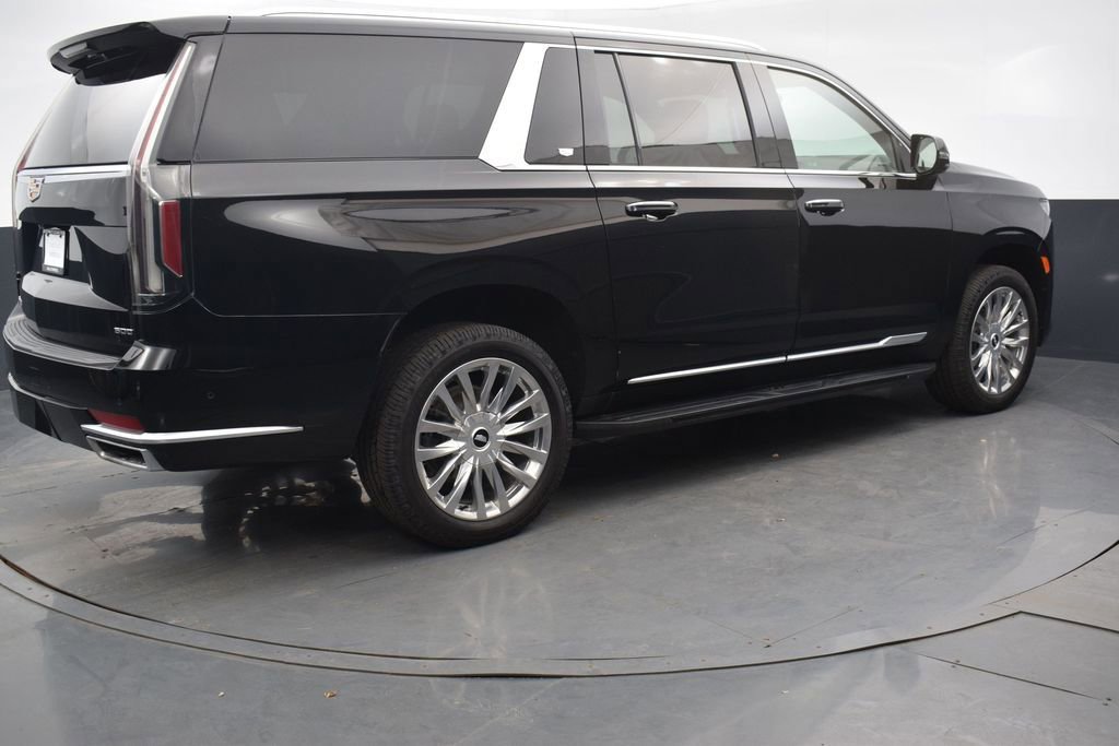 Used 2023 Cadillac Escalade ESV Premium Luxury image 6