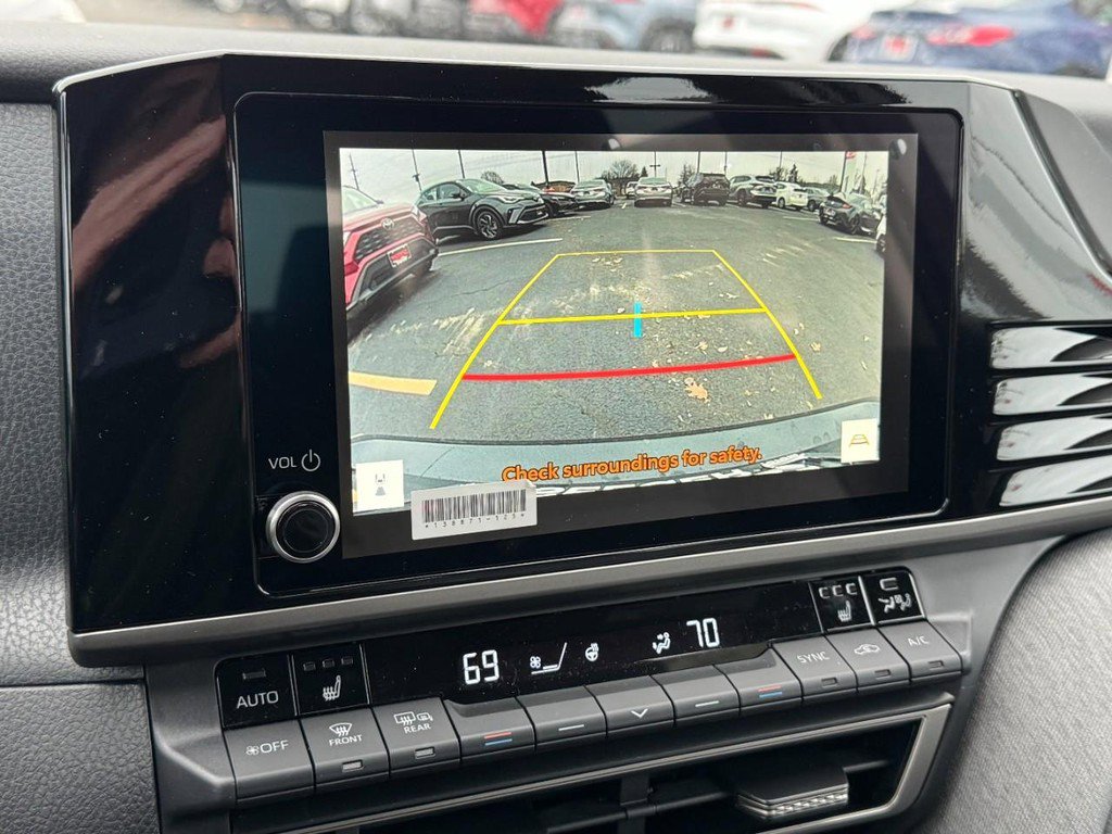 New 2026 Toyota Camry Hybrid FWD image 17