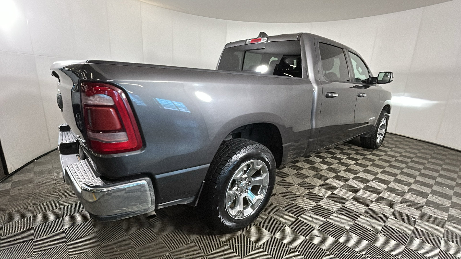 Used 2019 RAM 1500 Big Horn AWD/4WD image 3